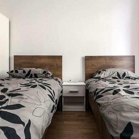 Modern Apartment In Lviv Historic Centre Zewnętrze zdjęcie